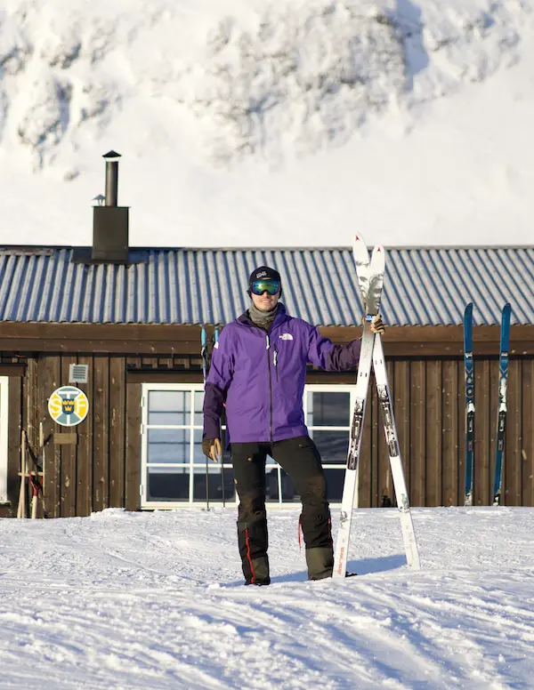 Guide Robert in front of the Singi hut